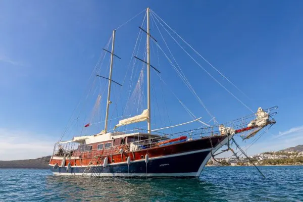 Athen A - Mürettebatlı Yat